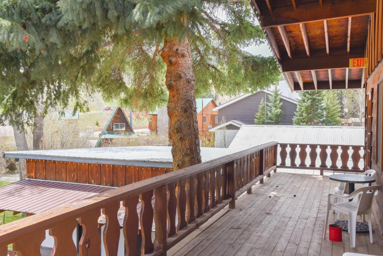 Alpine Lodge 红河 外观 照片