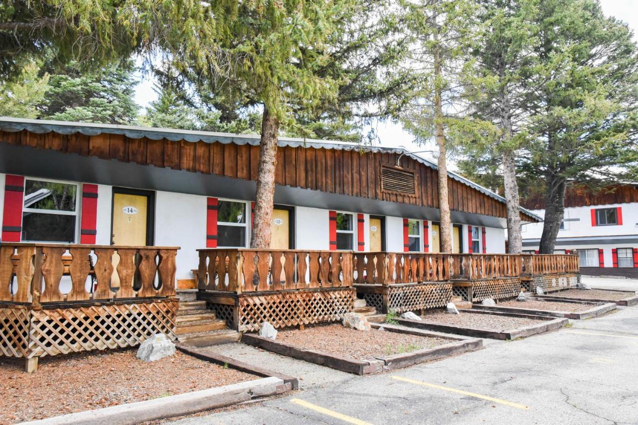 Alpine Lodge 红河 外观 照片